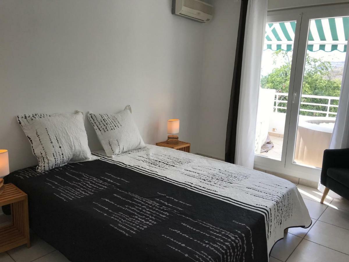 Meublé Homard avec jacuzzi et vue mer Saint-Gilles-les-Bains Exterior foto