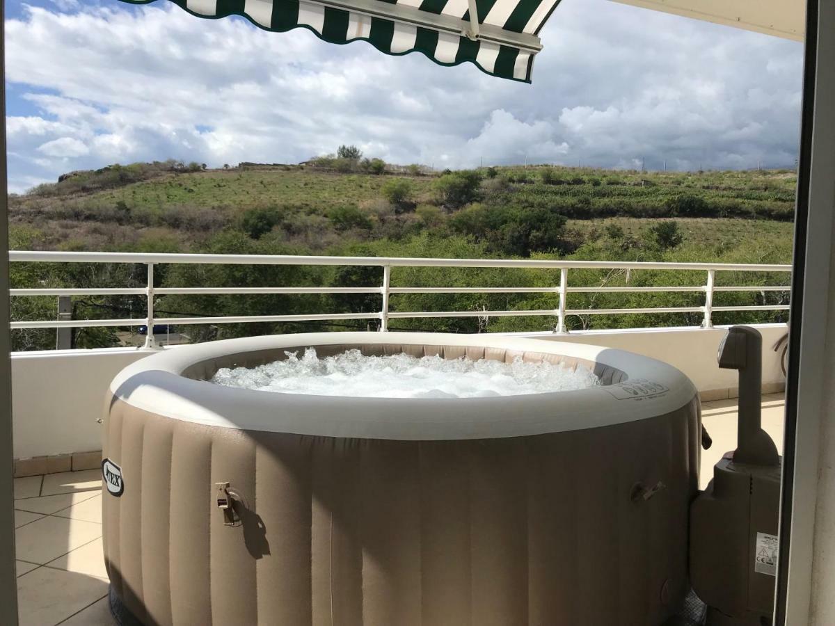 Meublé Homard avec jacuzzi et vue mer Saint-Gilles-les-Bains Exterior foto